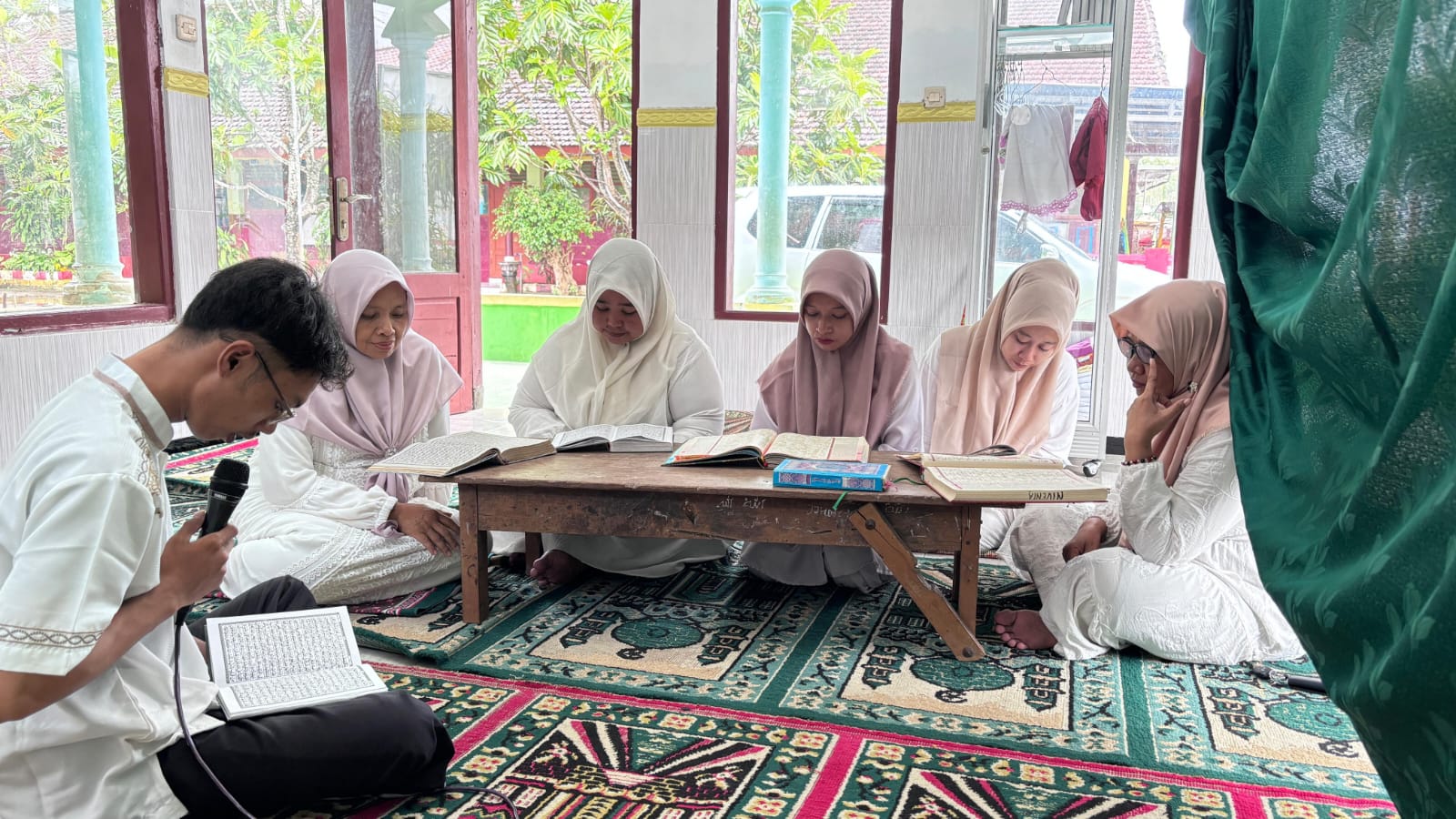 1. Program Karakter Religius: "GEMA TARTIL" (Gerakan Bersama Tadarus, Tahfiz, dan Literasi Islami)